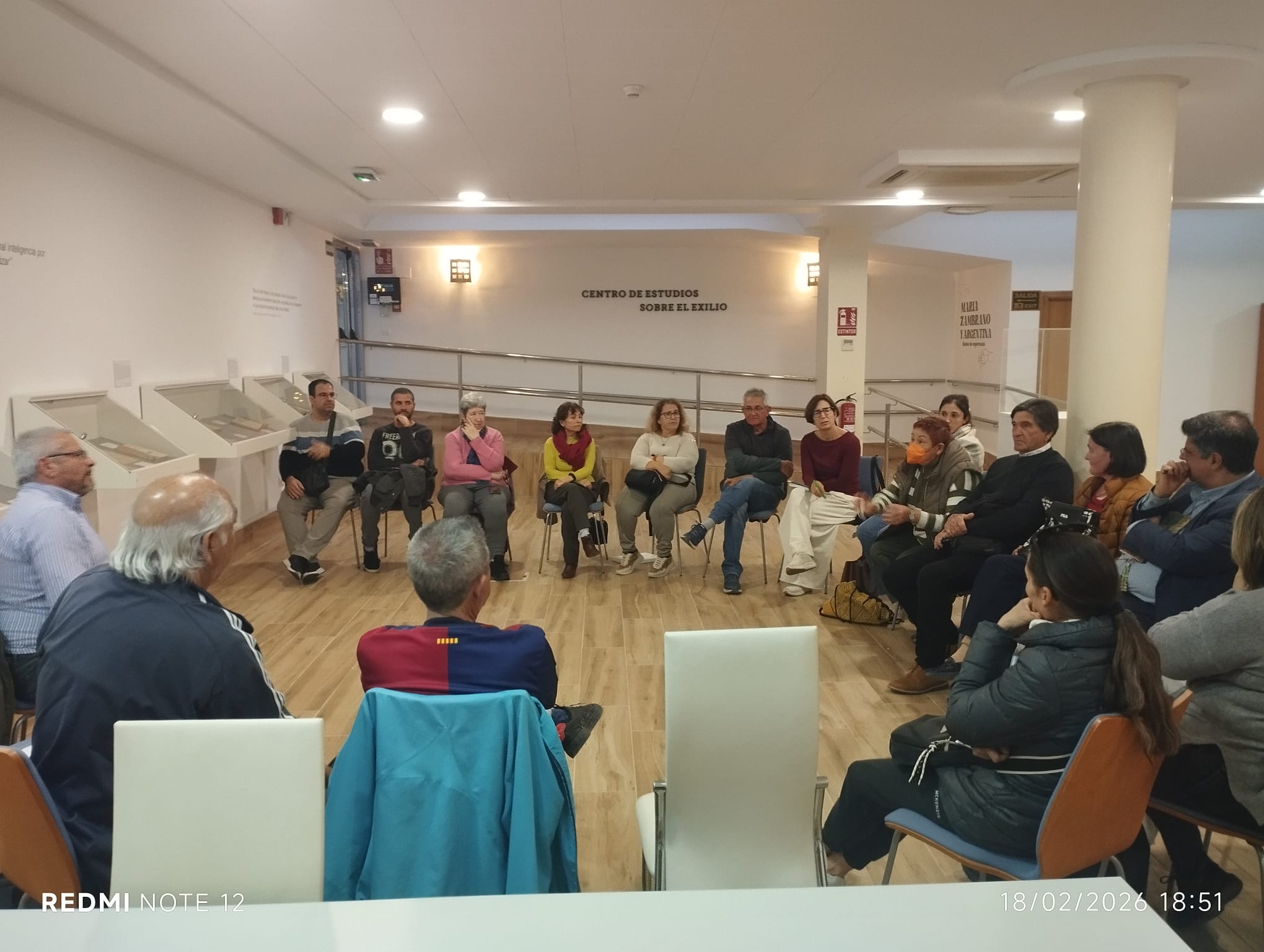 Reunión circular entre asociaciones vecinales